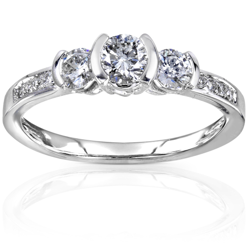 Three Stone Round Brilliant Diamond Ring